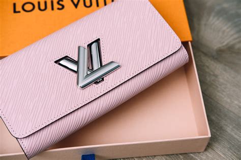 lv twist wallet